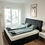 Bright 2br With Terrace