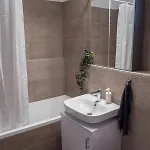 Bright 2br With Terrace Apartmán