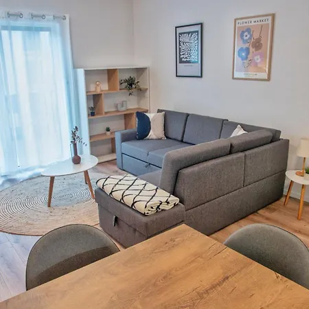 Bright 2br With Terrace *