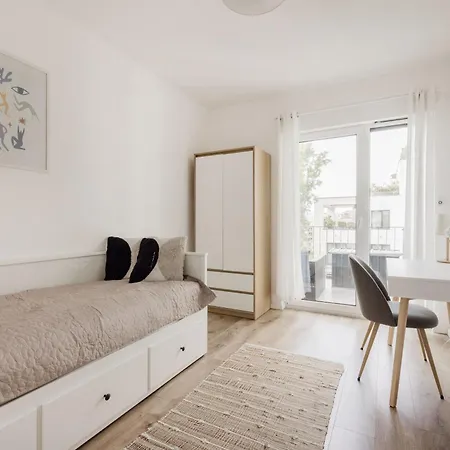 Bright 2br With Terrace