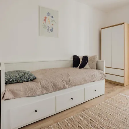 Bright 2br With Terrace Lägenhet *