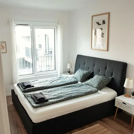 Bright 2br With Terrace