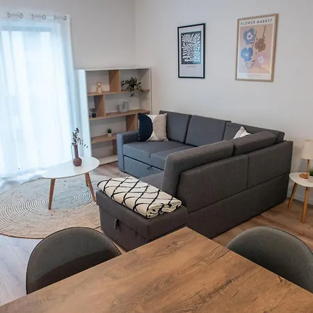 Апартаменты Bright 2br With Terrace Будапешт