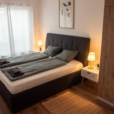 Bright 2br With Terrace Апартаменты *