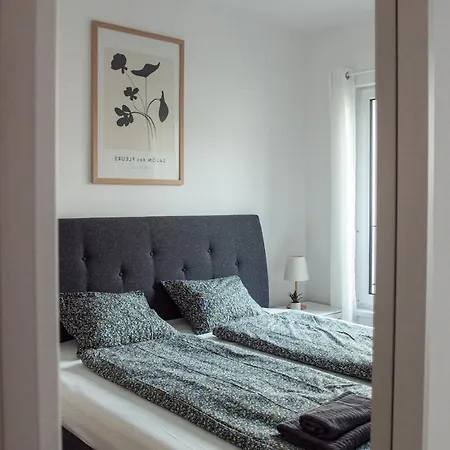 Bright 2br With Terrace *
